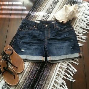 Gap. Size 27. Sexy boyfriend shorts.